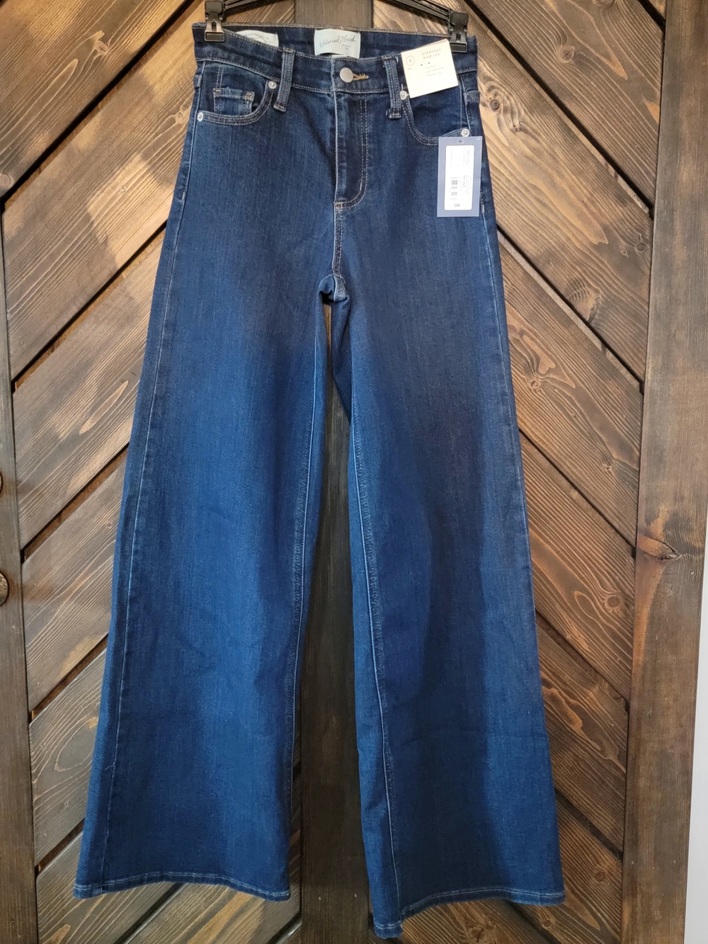 Universal Thread Wide Leg/High Rise Jeans in Dark Wash